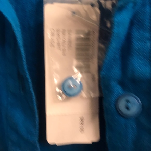 Chico’s beautiful blue button down blouse - Picture 6 of 6